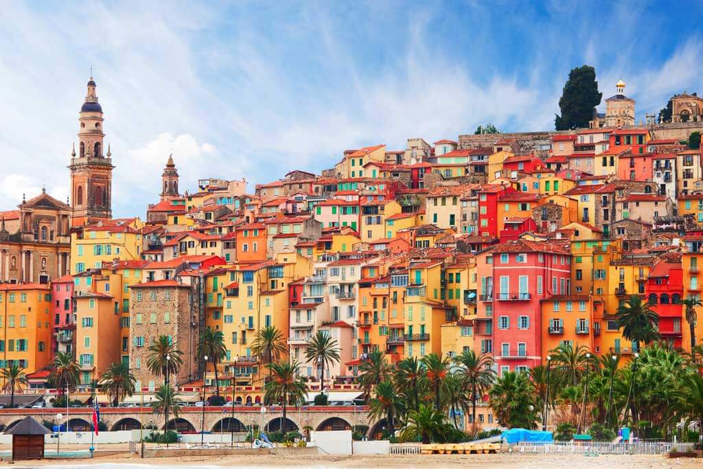 Khám Phá Thị Trấn Menton: "Viên Ngọc Trai" Vàng Rực Rỡ Của Bờ Biển French Riviera